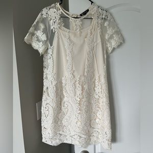 Size Small Versona dress - PERFECT for all things bridal!